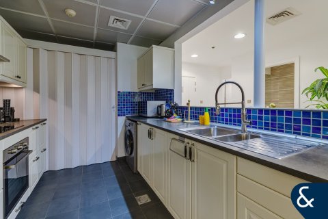 Apartment in Shams, Jumeirah Beach Residence, Dubai 2 bedrooms, 175 sq.m. № 91505 - photo 21