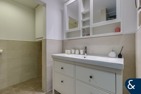 Apartment in Shams, Jumeirah Beach Residence, Dubai 2 bedrooms, 175 sq.m. № 91505 - photo 10