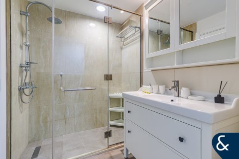 Apartment in Shams, Jumeirah Beach Residence, Dubai 2 bedrooms, 175 sq.m. № 91505 - photo 6