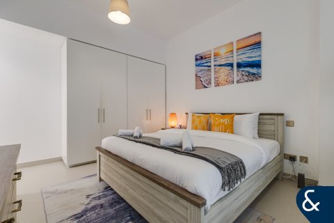 Apartment in Shams, Jumeirah Beach Residence, Dubai 2 bedrooms, 175 sq.m. № 91505 - photo 9