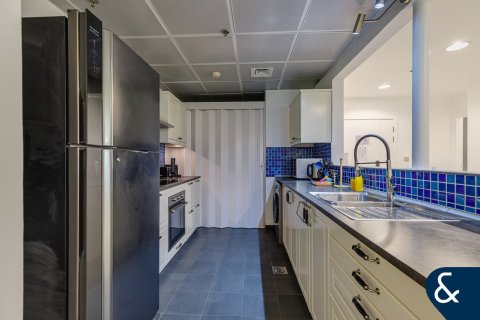 Apartment in Shams, Jumeirah Beach Residence, Dubai 2 bedrooms, 175 sq.m. № 91505 - photo 20