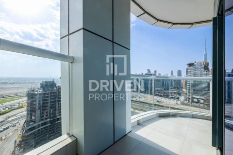 Apartment in DAMAC Towers by Paramount, Business Bay, Dubai 3 bedrooms, 162.21 sq.m. № 129600 - photo 16