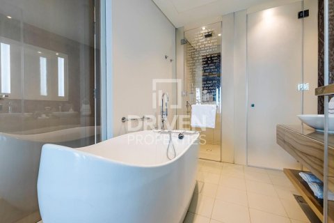 Apartment in DAMAC Towers by Paramount, Business Bay, Dubai 3 bedrooms, 162.21 sq.m. № 129600 - photo 13