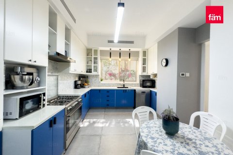Villa en Dubai, 3 dormitorios, 350.9 m², № 40648 - foto 10
