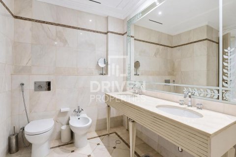 Dúplex en Palazzo Versace, Culture Village, Dubai, 3 dormitorios, 471.48 m², № 126483 - foto 19