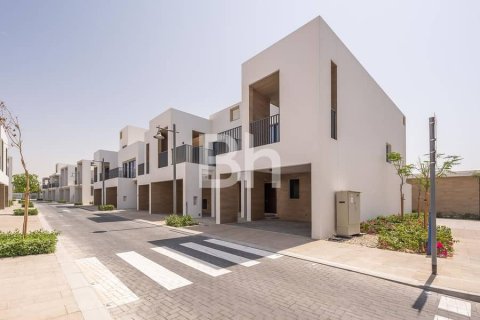 Townhouse in Arabian Ranches 3, Dubai 3 bedrooms, 211 sq.m. № 57739 - photo 2
