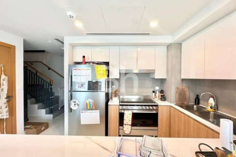 Villa in Dubai Land, Dubai 4 bedrooms, 230 sq.m. № 57737 - photo 4