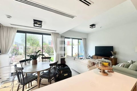 Villa in Dubai Land, Dubai 4 bedrooms, 230 sq.m. № 57737 - photo 5