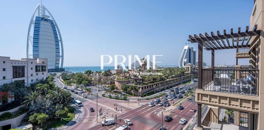 Appartement à Umm Suqeim, Dubai, 4 chambres, 356 m², № 57735