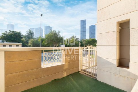 Townhouse in District 10, Jumeirah Village Circle, Dubai 4 bedrooms, 170.29 sq.m. № 135881 - photo 3