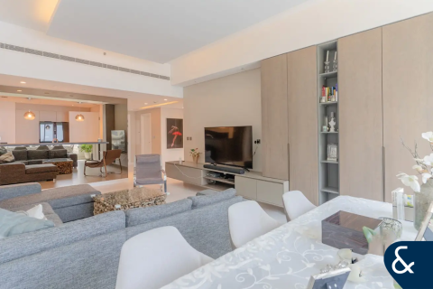 Купить квартиру в Пальме Джумейре, Дубай: 3 спальни, 227м², № 99084 - фото 3