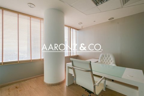 Oficina en Jumeirah Lake Towers, Dubai, 86 m², № 56143 - foto 10