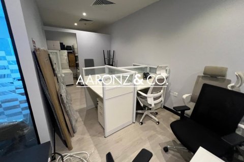 Bureau à Jumeirah Lake Towers, Dubai, 96.5 m², № 78459 - photo 1