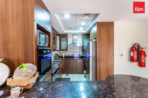 Снять в аренду таунхаус в Дубае: 4 спальни, 388.7м², № 110731 - фото 5