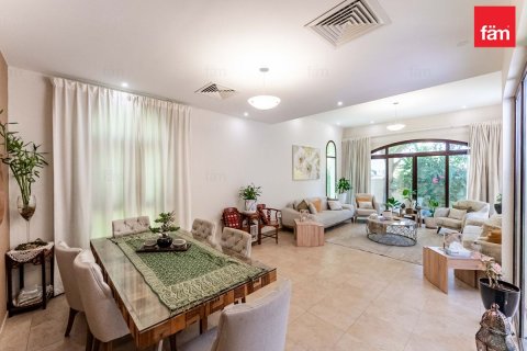 Снять в аренду таунхаус в Дубае: 4 спальни, 388.7м², № 110731 - фото 18