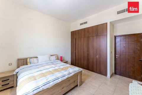 Снять в аренду таунхаус в Дубае: 4 спальни, 388.7м², № 110731 - фото 11