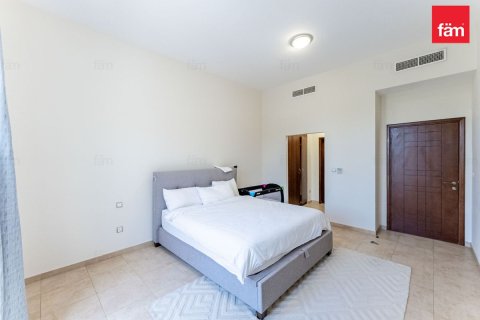 Снять в аренду таунхаус в Дубае: 4 спальни, 388.7м², № 110731 - фото 24