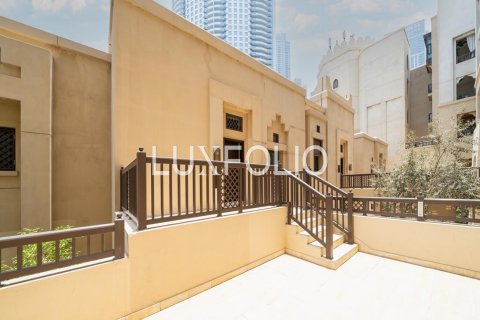 Apartment in Downtown Dubai (Downtown Burj Dubai), Dubai 2 bedrooms, 145 sq.m. № 45736 - photo 27