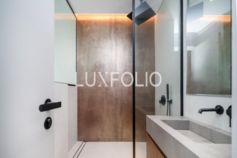 Apartment in Downtown Dubai (Downtown Burj Dubai), Dubai 2 bedrooms, 145 sq.m. № 45736 - photo 17