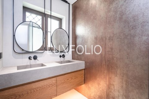 Apartment in Downtown Dubai (Downtown Burj Dubai), Dubai 2 bedrooms, 145 sq.m. № 45736 - photo 12