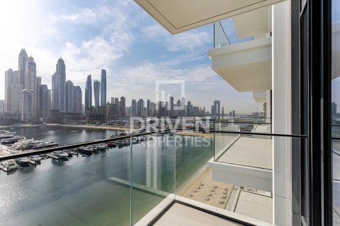 Apartment in EMAAR Beachfront, Dubai Harbour, Dubai 2 bedrooms, 115.66 sq.m. № 128597 - photo 2