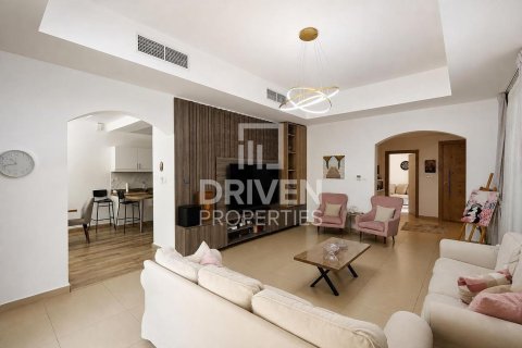 Villa in Dubai Silicon Oasis, Dubai 3 bedrooms, 311.97 sq.m. № 128594 - photo 2