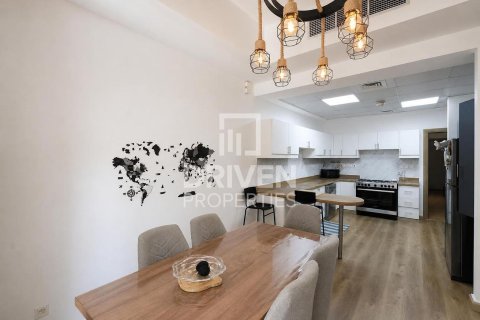 Villa in Dubai Silicon Oasis, Dubai 3 bedrooms, 311.97 sq.m. № 128594 - photo 14
