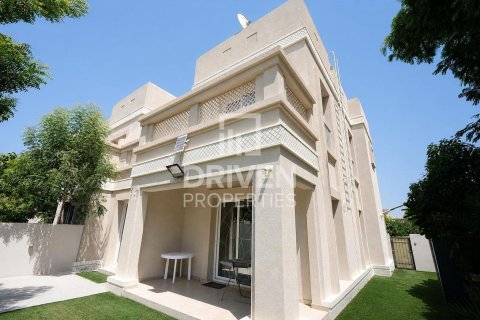 Villa in Dubai Silicon Oasis, Dubai 3 bedrooms, 311.97 sq.m. № 128594 - photo 27