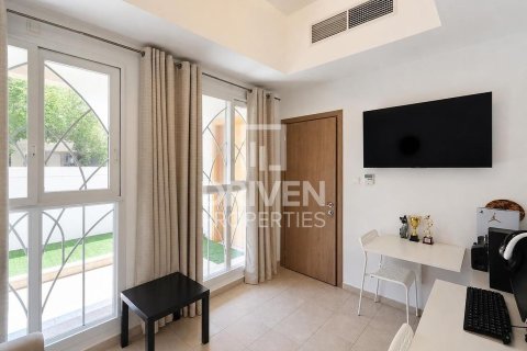 Villa in Dubai Silicon Oasis, Dubai 3 bedrooms, 311.97 sq.m. № 128594 - photo 13