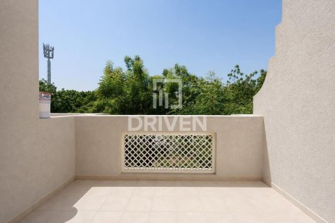 Villa in Dubai Silicon Oasis, Dubai 3 bedrooms, 311.97 sq.m. № 128594 - photo 24