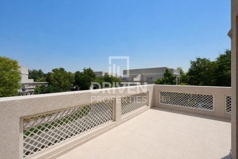 Villa in Dubai Silicon Oasis, Dubai 3 bedrooms, 311.97 sq.m. № 128594 - photo 21
