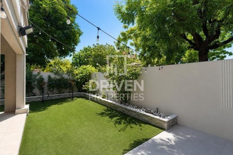 Villa in Dubai Silicon Oasis, Dubai 3 bedrooms, 311.97 sq.m. № 128594 - photo 25