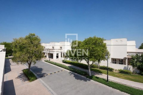Villa in Dubai Silicon Oasis, Dubai 3 bedrooms, 311.97 sq.m. № 128594 - photo 22
