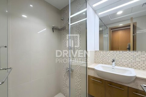 Apartment in Bellevue Towers, Downtown Dubai (Downtown Burj Dubai), Dubai 2 bedrooms, 119.75 sq.m. № 128603 - photo 11