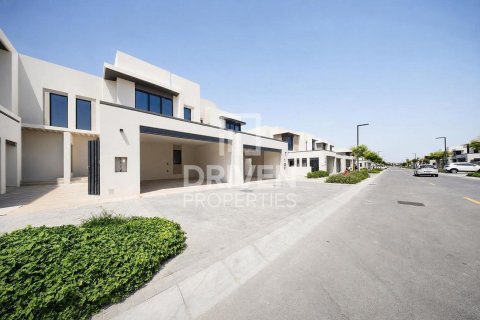 Townhouse in Jebel Ali, Dubai 3 bedrooms, 240.62 sq.m. № 129370 - photo 2