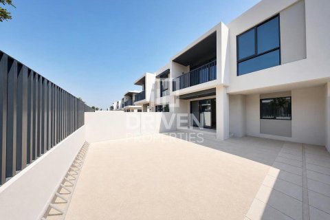 Townhouse in Jebel Ali, Dubai 3 bedrooms, 240.62 sq.m. № 129370 - photo 5