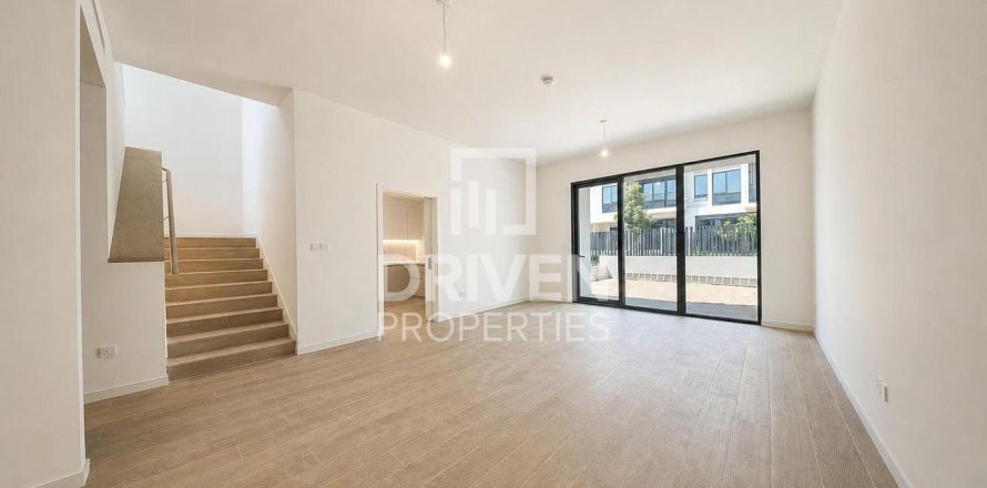 Townhouse in Jebel Ali, Dubai 3 bedrooms, 240.62 sq.m. № 129370