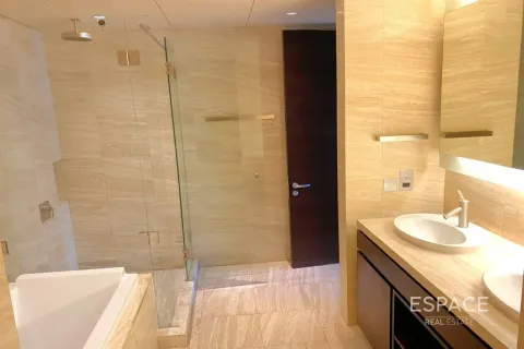 Apartment in Downtown Dubai (Downtown Burj Dubai), Dubai 2 bedrooms, 165 sq.m. № 123050 - photo 7