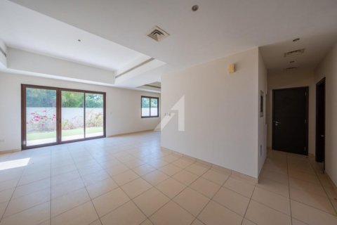 Villa in Mira, Dubai 3 bedrooms, 278.4 sq.m. № 58775 - photo 1
