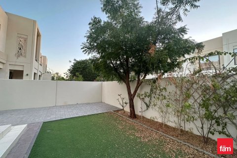 Villa in Reem, Dubai 4 bedrooms, 326.6 sq.m. № 58782 - photo 1
