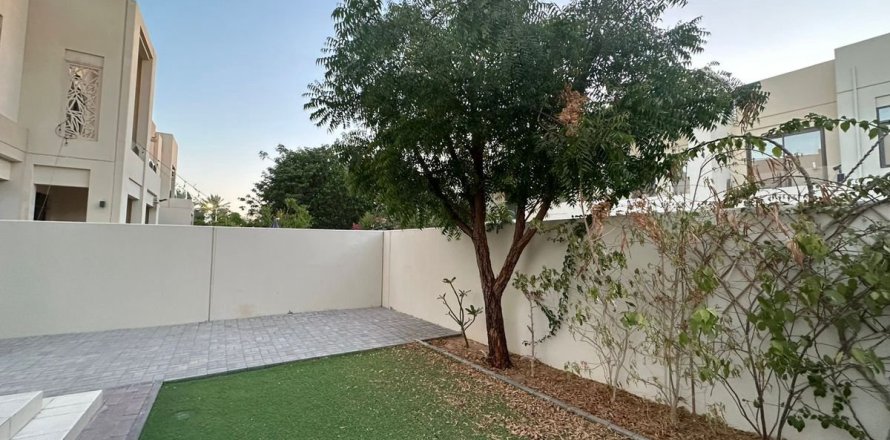 Villa in Reem, Dubai 4 bedrooms, 326.6 sq.m. № 58782