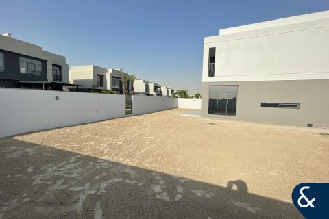 Villa in Dubai South (Dubai World Central), Dubai 5 bedrooms, 631 sq.m. № 76540 - photo 2