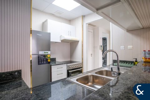 Apartment in Jumeirah Lake Towers, Dubai 1 bedroom, 67 sq.m. № 76541 - photo 10