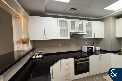 Apartment in Dubai Marina, Dubai 2 bedrooms, 144 sq.m. № 76552 - photo 16