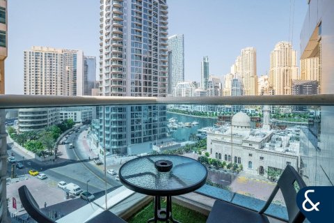 Apartment in Dubai Marina, Dubai 2 bedrooms, 144 sq.m. № 76552 - photo 17
