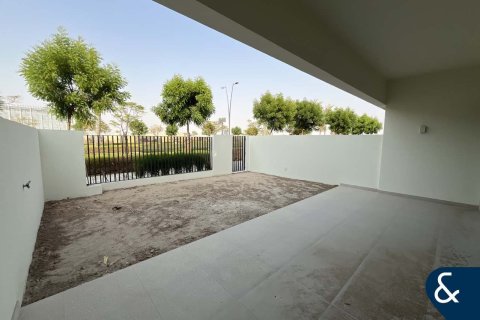 Villa in The Valley, Dubai 3 bedrooms, 177 sq.m. № 76543 - photo 15