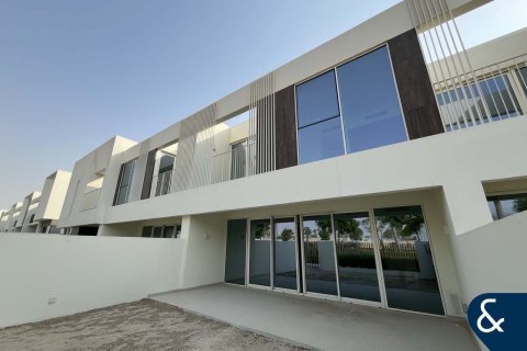 Villa in The Valley, Dubai 3 bedrooms, 177 sq.m. № 76543 - photo 1