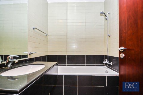Apartment in Dubai Marina, Dubai 2 bedrooms, 111 sq.m. № 103856 - photo 8