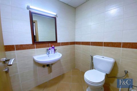 Office in Jumeirah Lake Towers, Dubai 107 sq.m. № 103853 - photo 9