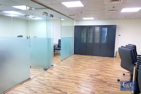 Office in Jumeirah Lake Towers, Dubai 107 sq.m. № 103853 - photo 10